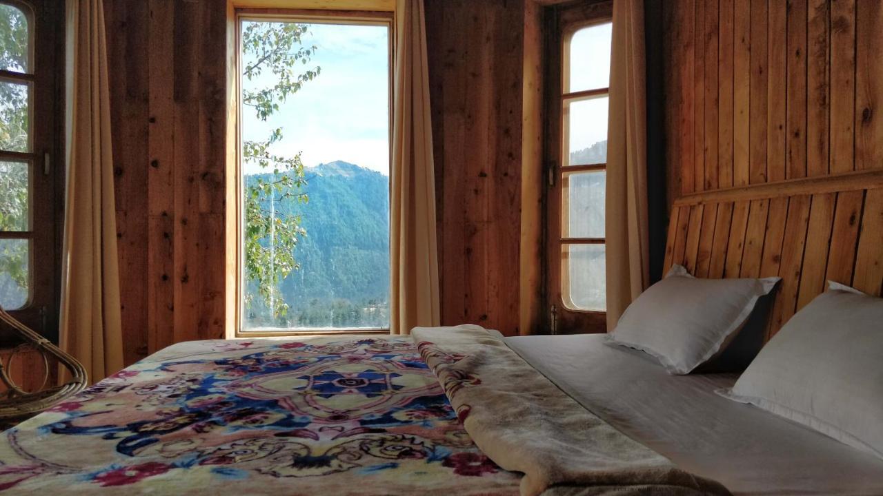 Loghouse At Khajjiar Lake Exterior foto