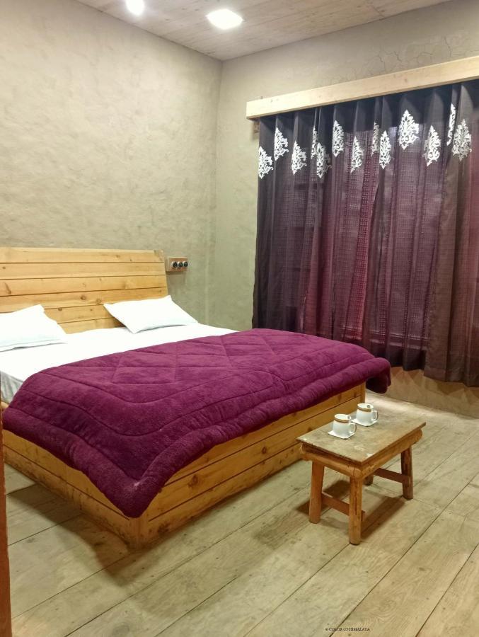 Loghouse At Khajjiar Lake Exterior foto